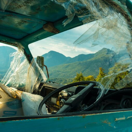 black vehicle steering wheel