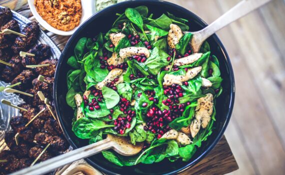 spinach chicken pomegranate salad